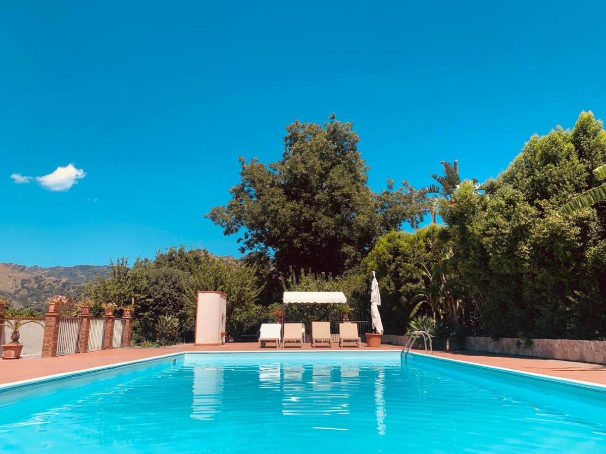 Il Giardino Delle Zagare Villa Calatabiano Luaran gambar